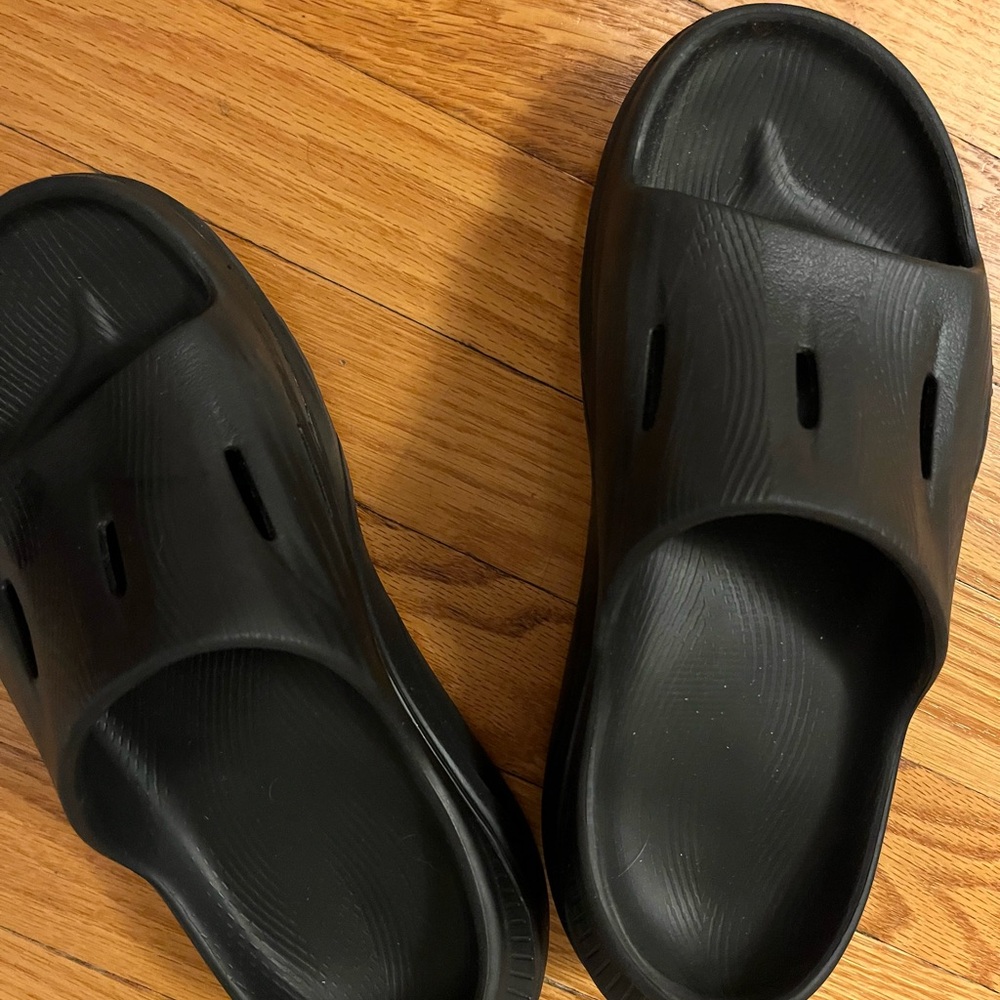 Hoka recovery slides